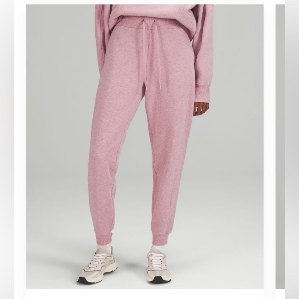 Lululemon Scuba high rise joggers. Women’s size 10, color: pink heather taupe